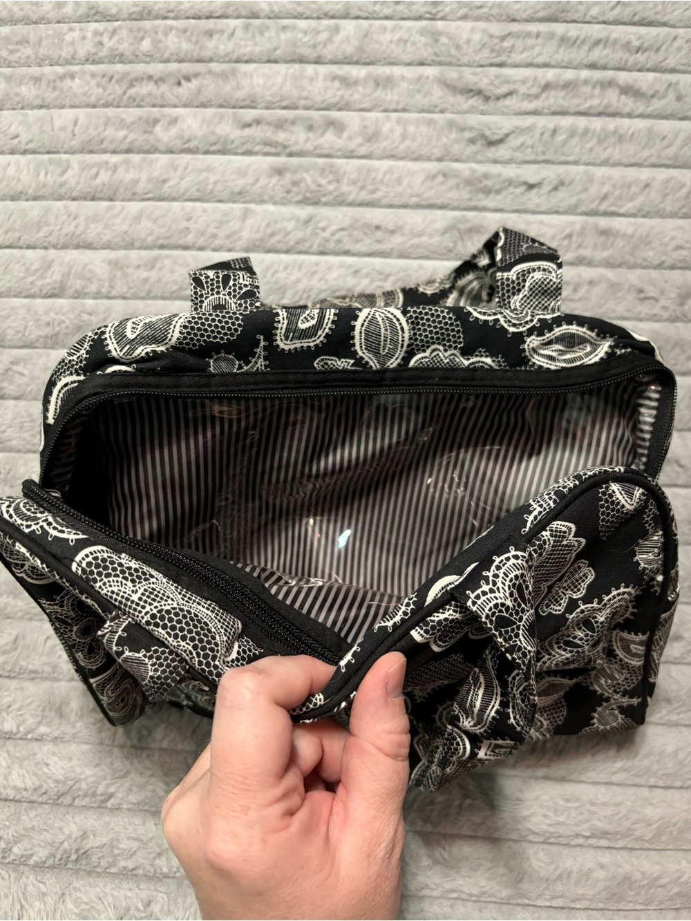 Thirty-One Floral Lace Black and White Print Cosmetic Travel Bag Lined - Picture 5 of 10